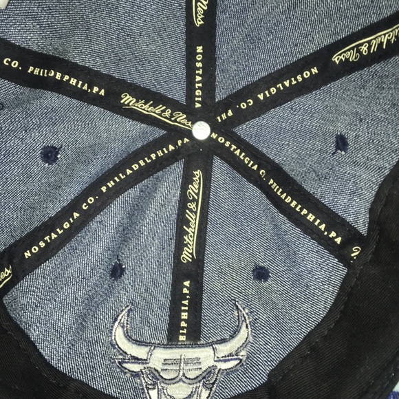 Denim Mitchell & Ness Chicago Bulls adjustable hat - Picture 4 of 6